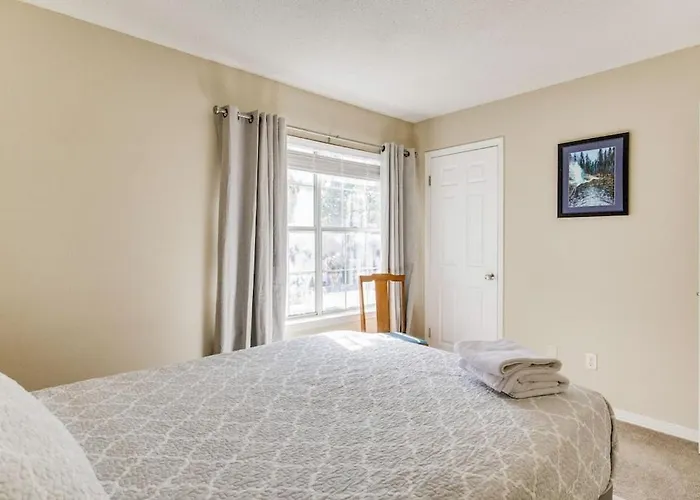 Emerald Coast Vacation Station Apartment